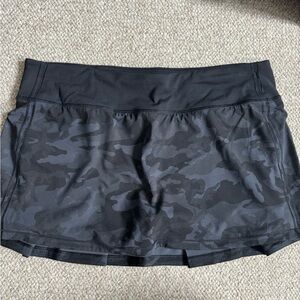 Women’s Lululemon Skirt